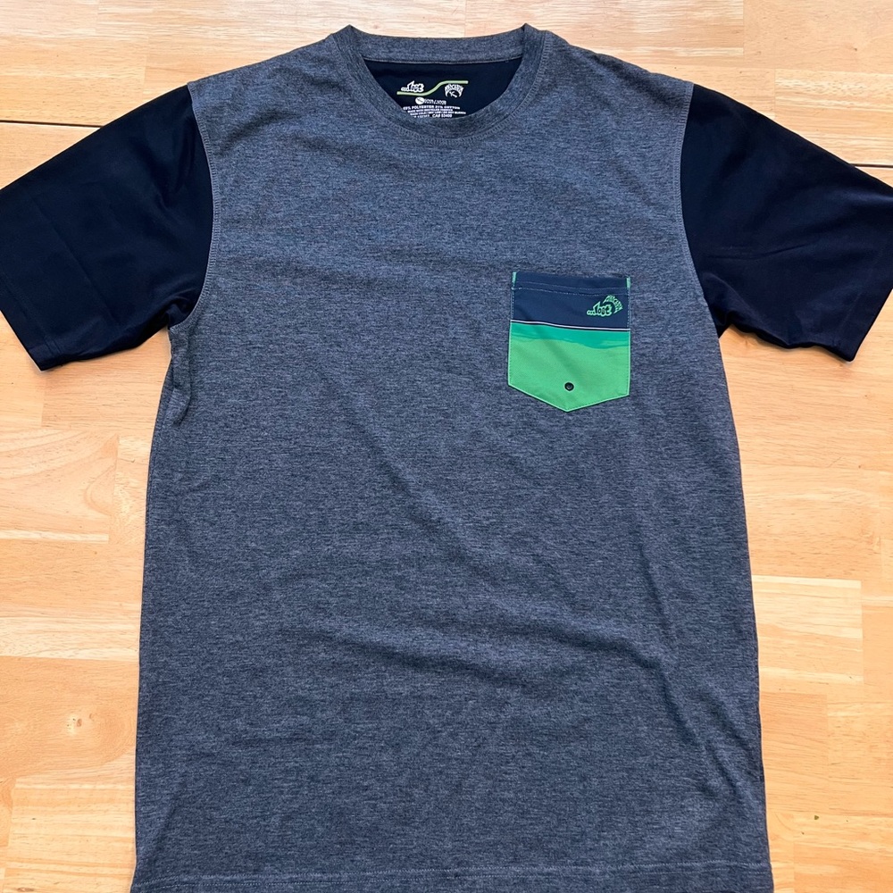 Reebok Gray and Navy T-Shirt with Green Pocket